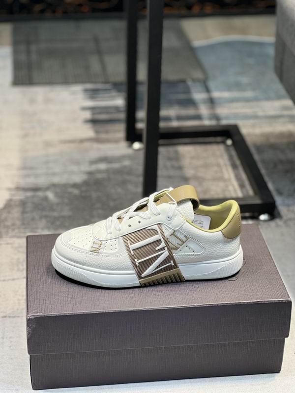 2026 Valentino Men Low Cut 0204