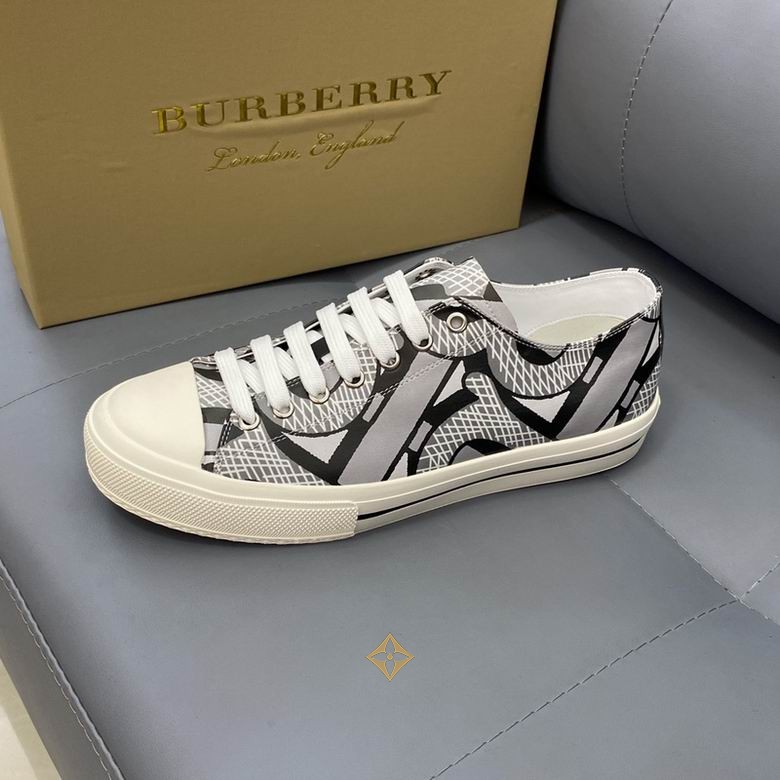 Burberry low Cut Man Ts
