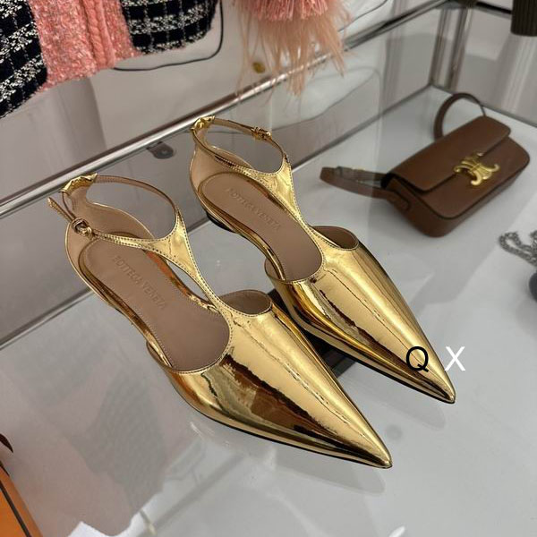 BV Sandals Ts